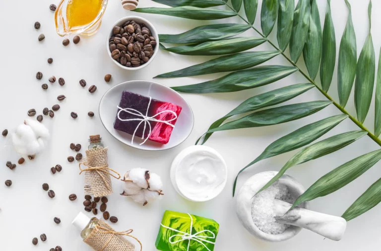 Routine capillaire naturelle : comment prendre soin des cheveux au quotidien ?